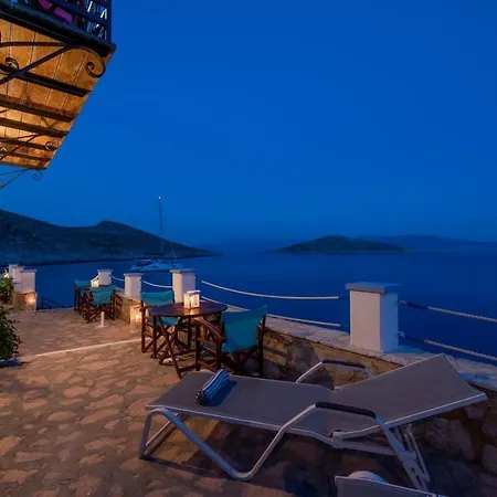 Leleka Χάλκη