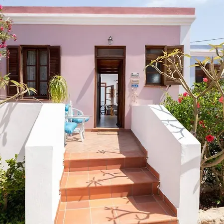 Apartment Leleka Chalki Town