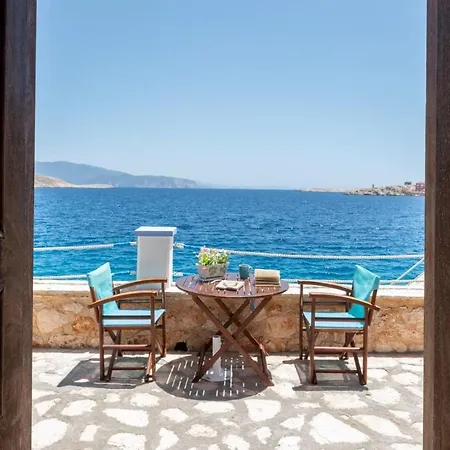 Leleka Apartment Chalki Town